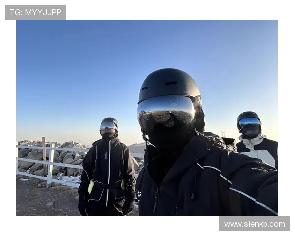 滑雪镜防雾层：高湿度环境下双层镜片内外温差补偿技术的实测